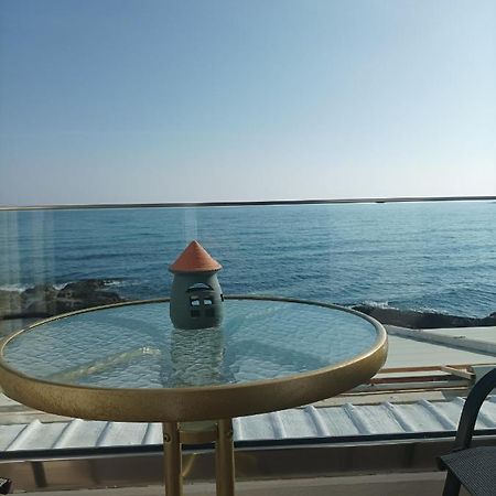 Beachfront Apartment Ретимно Екстериор снимка