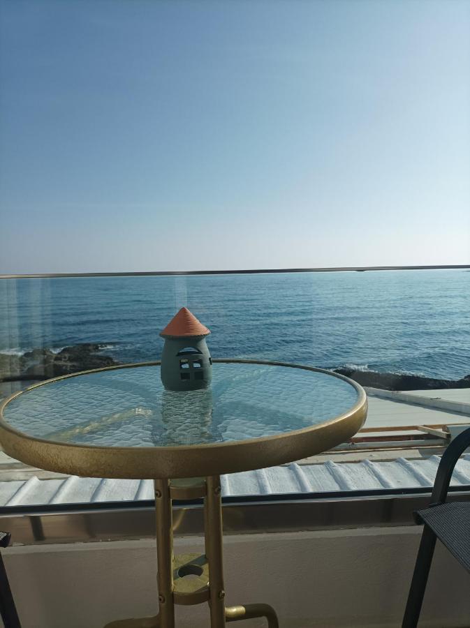 Beachfront Apartment Ретимно Екстериор снимка