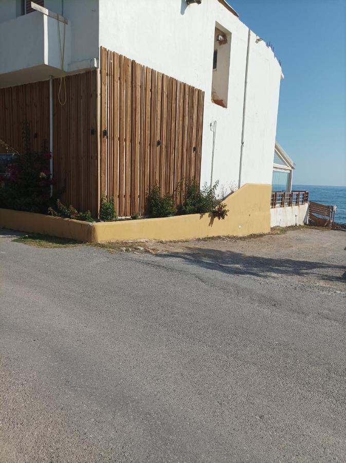 Beachfront Apartment Ретимно Екстериор снимка